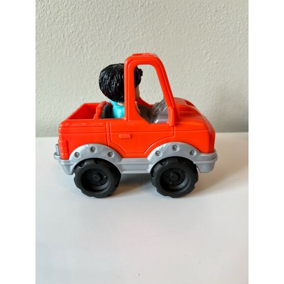 Fisher-Price Little People Pick-Up Truck and Fire Engine toy lot with Figures - Picture 2 of 9